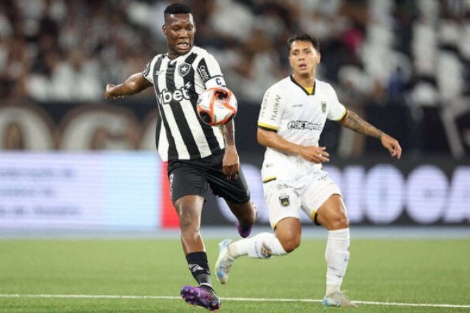 PATRICK DE PAULA - Entrou na etapa final, tentou um chute de longe e deu bons lançamentos. NOTA 6,5. Foto: Vítor Silva/Botafogo