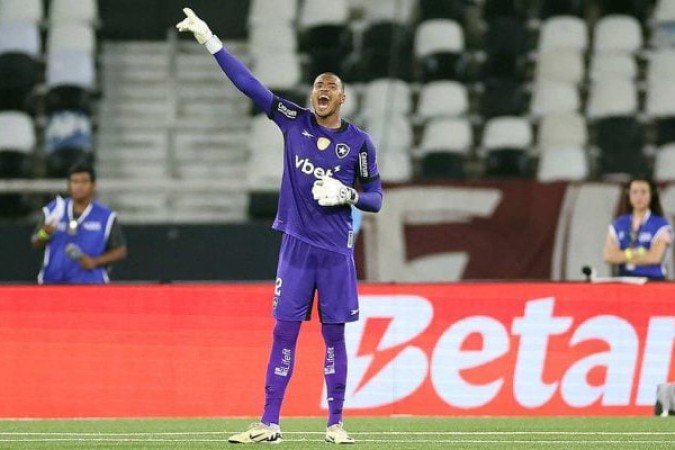 JOHN - Seguro nos lances em que precisou trabalhar. No fim, não conseguia bater os tiros de meta por dores na coxa. NOTA 6,5. Foto: Vítor Silva/Botafogo