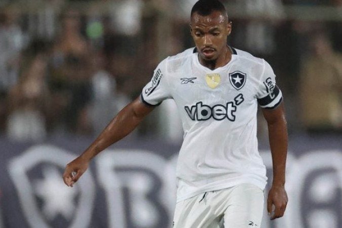 MARLON FREITAS - Junto a Savarino, o mais lúcido da equipe. Fez boas inversões e tentava sempre dar linha de passe aos companheiros. NOTA 7,0. Foto: Vítor Silva/Botafogo