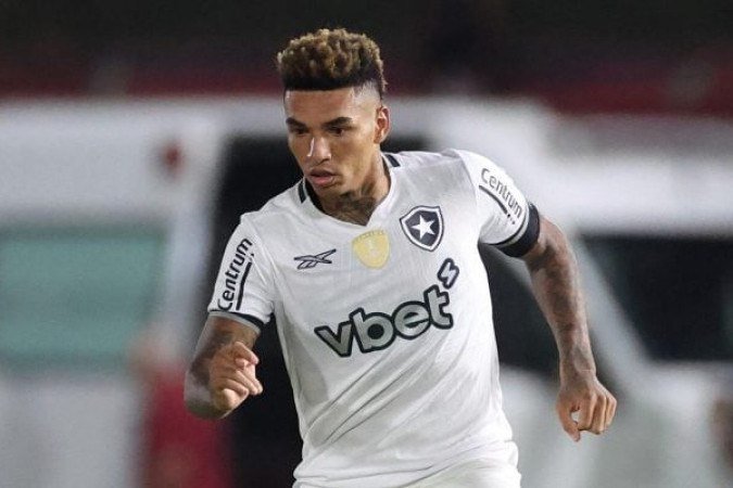 IGOR JESUS - Tentou, correu, se colocou à disposição dos companheiros, mas não conseguiu fazer a diferença. NOTA 5,5. Foto: Vítor Silva/Botafogo