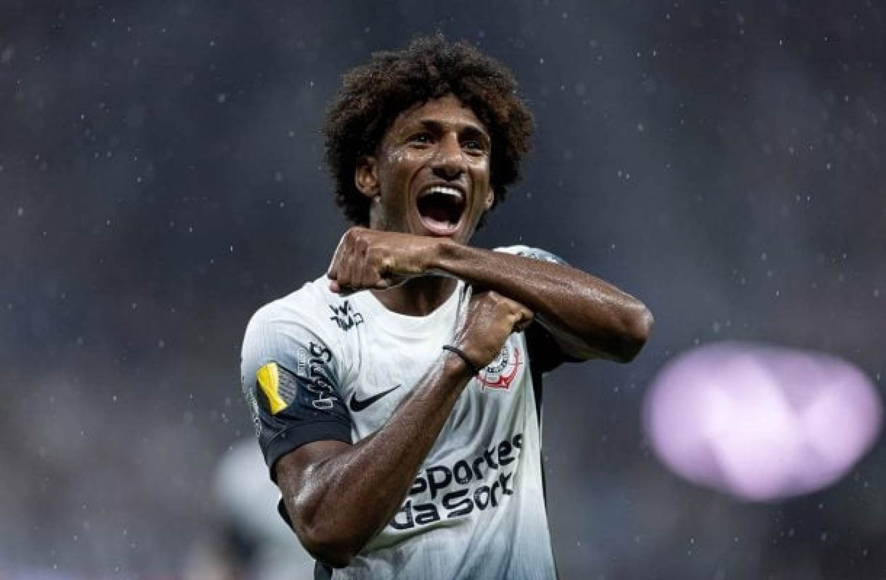 Talles Magno viaja para os Estados Unidos e pode ser desfalque no Corinthians