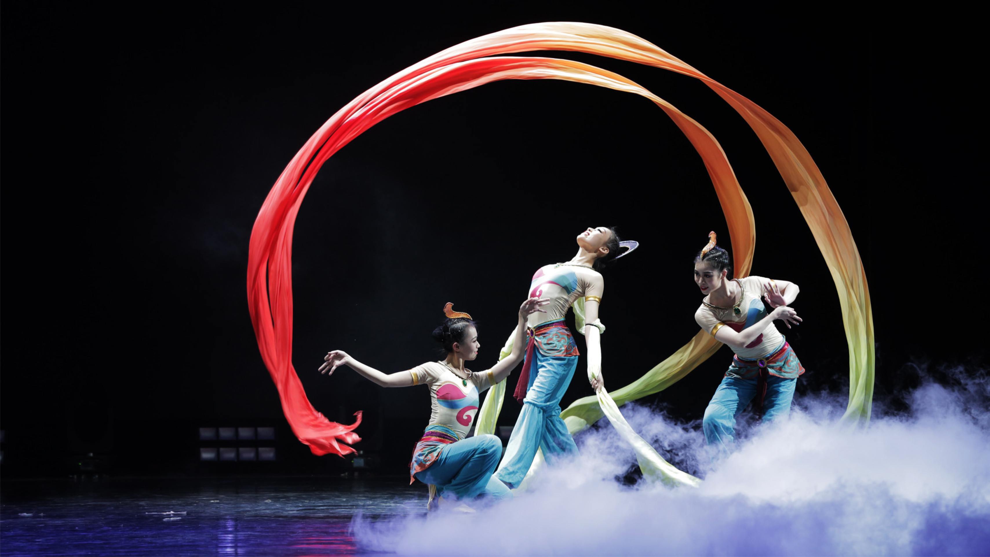 Brasilia recebe o grupo de dança pela Universidade Minzu do Sul Centro da China