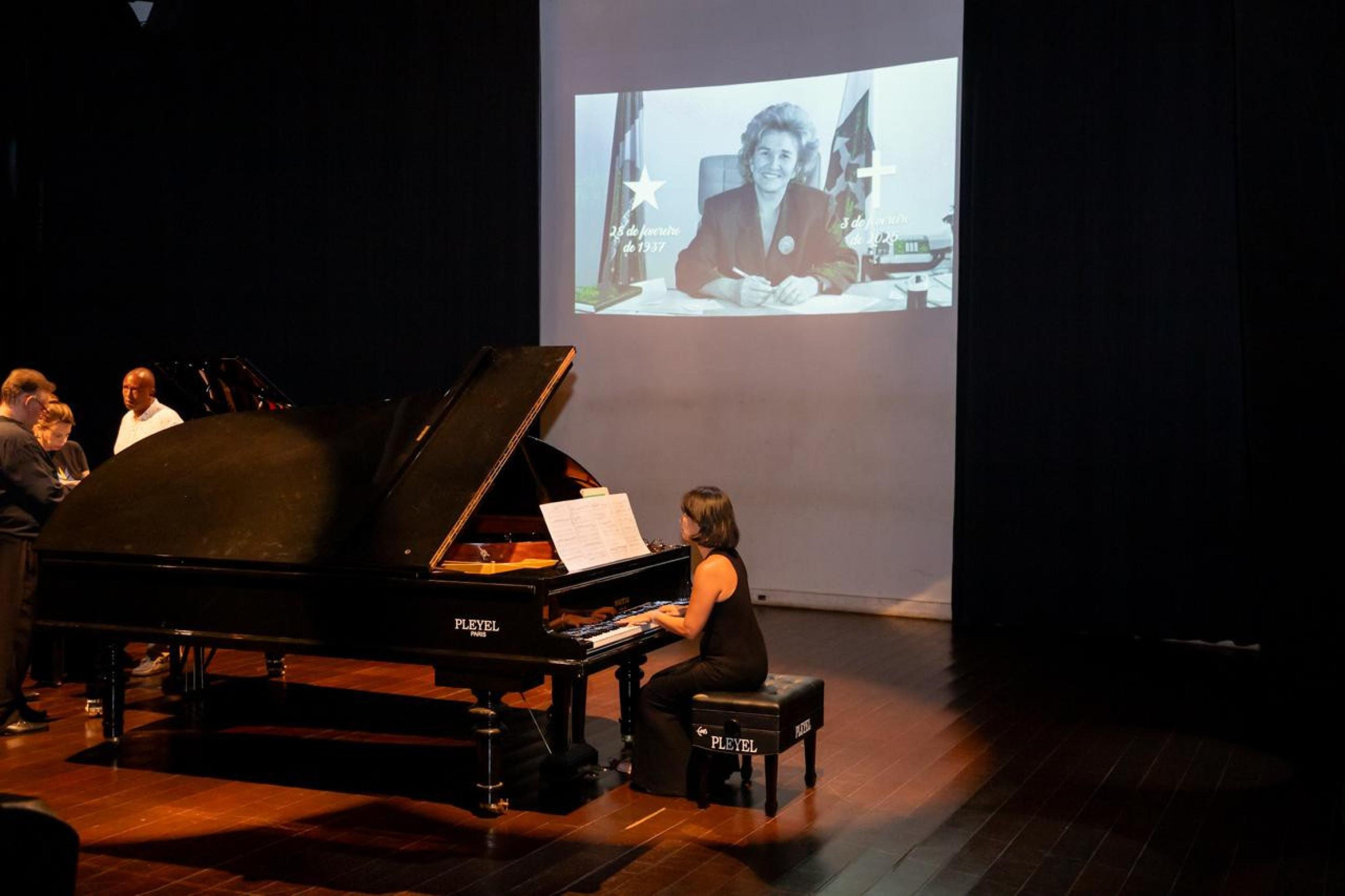  Homenagem na Escola de Música de Brasília para a ex-secretaria de Educação e ex-deputada, Eurides Brito, que faleceu em 3 de fevereiro