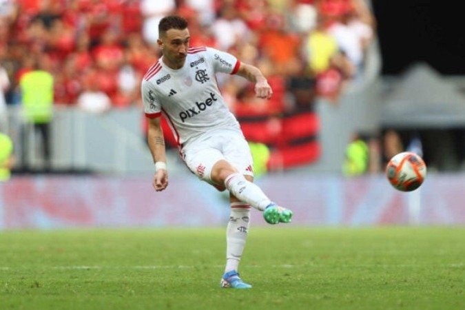 Léo Ortiz foi um dos melhores em campo no fraco clássico entre Flamengo e Fluminense -  (crédito: Foto: Marcelo Cortes/CRF)