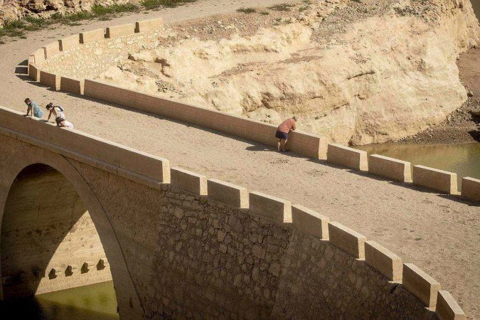 O reservatório construído sob as ruas de Barcelona ajuda a coletar a água das tempestades e reduzir as enchentes na superfície - (crédito: Prefeitura de Barcelona) O reservatório construído sob as ruas de Barcelona ajuda a coletar a água das tempestades e reduzir as enchentes na superfície - (crédito: Prefeitura de Barcelona)