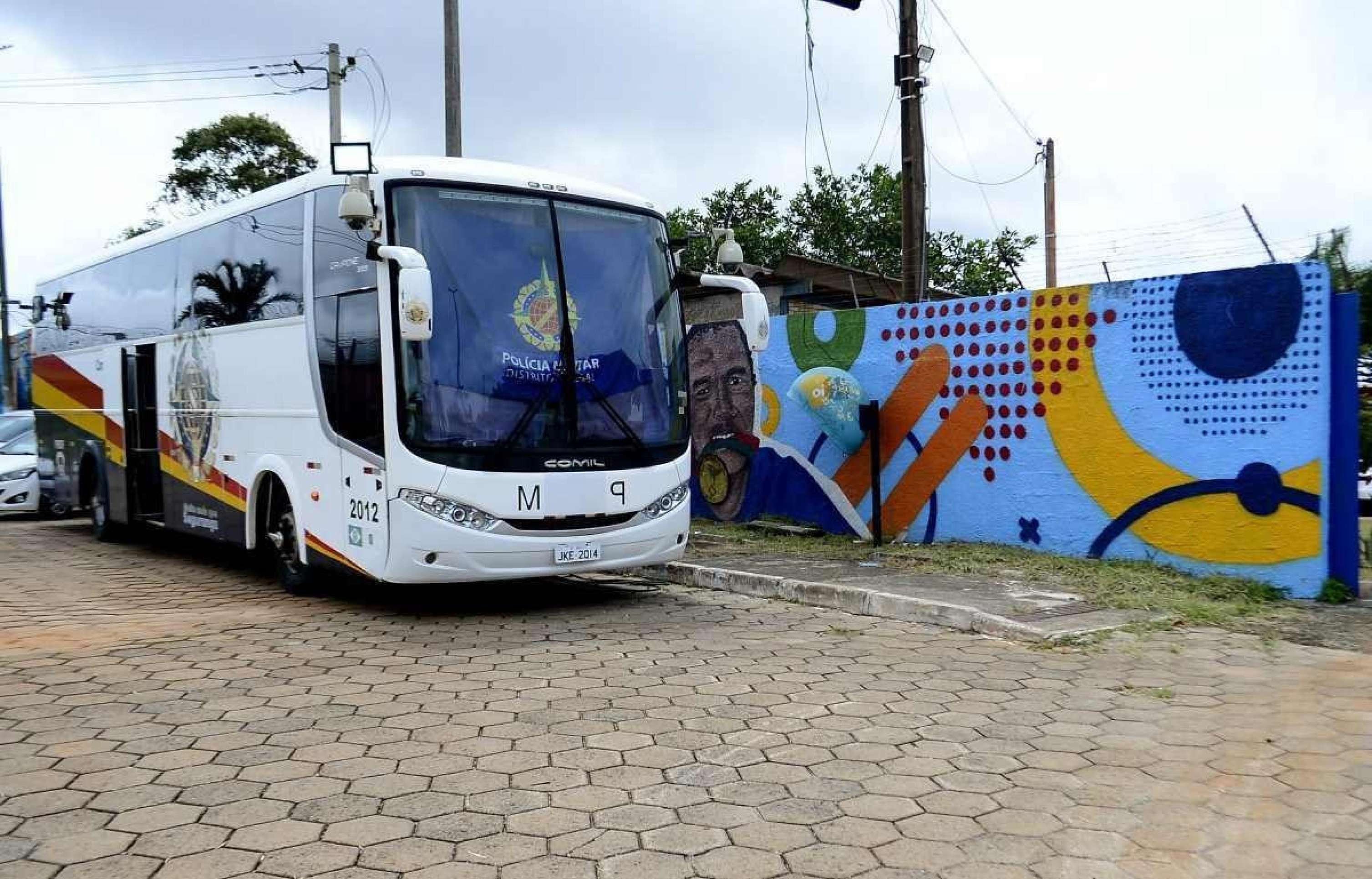 Segurança reforçada e palestras sobre bullying e drogas