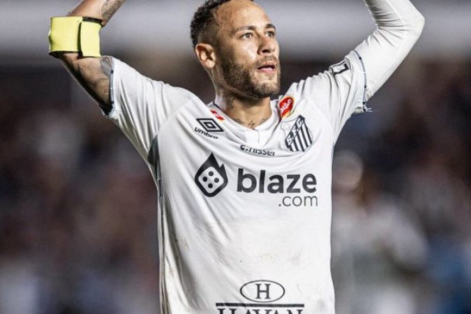 NEYMAR - Começou como titular, mas teve atuação bem mais apagada do que na reestreia. Alguns bons passes, um escanteio cobrado com perigo e quase nada mais. Saiu aos 29 minutos do segundo tempo dando vaga a Gabriel Bontempo. NOTA 5,0. Foto: Raul Baretta/Santos FC