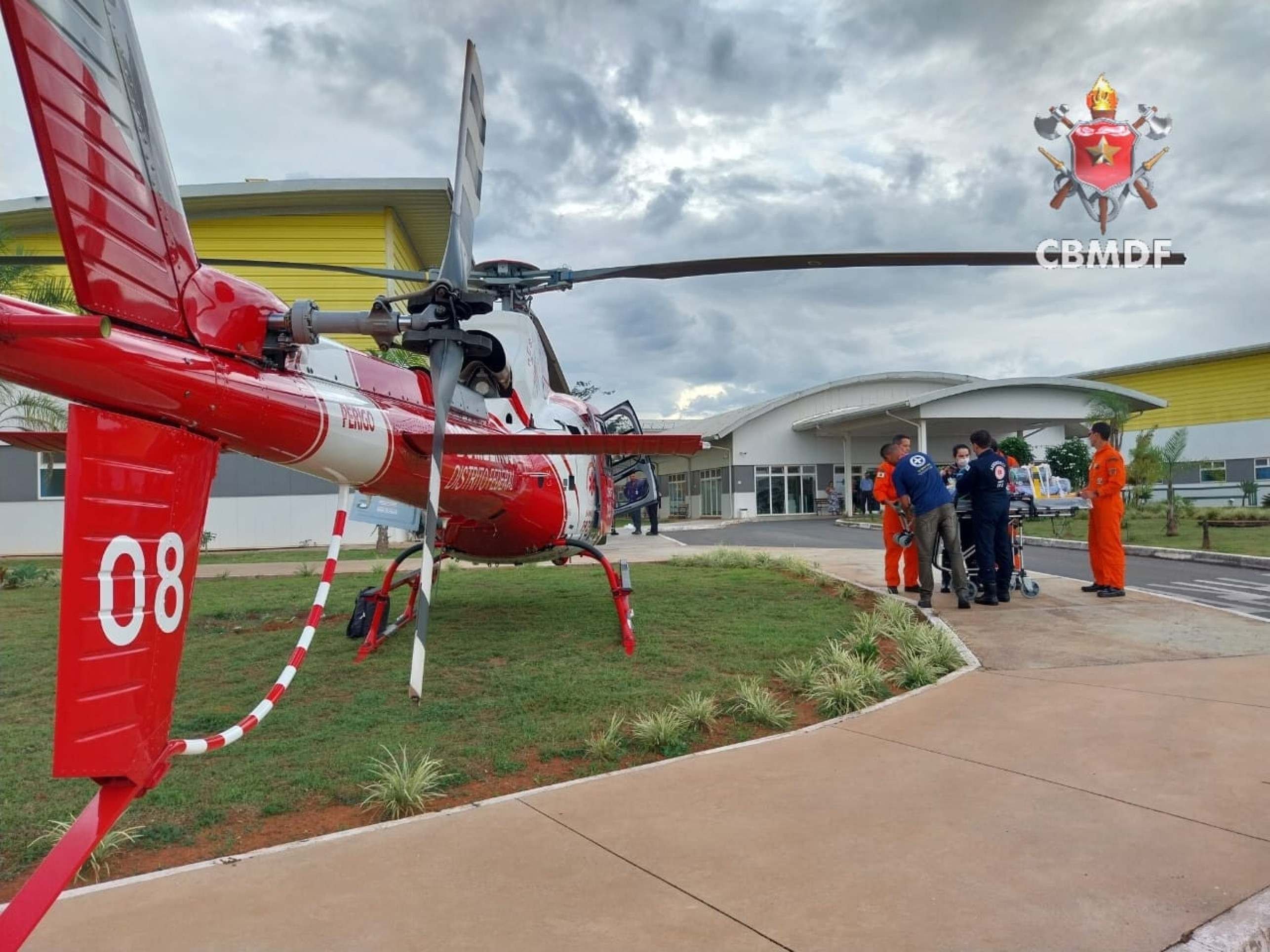 Criança7 anos em estado grave é transferida pelos bombeiros para o Hospital da Criança do DF