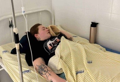 Jovem mineira que ganhou repercussão ao compartilhar a rotina convivendo com a pior dor do mundo descobriu outra doença -  (crédito: Arquivo pessoal)
