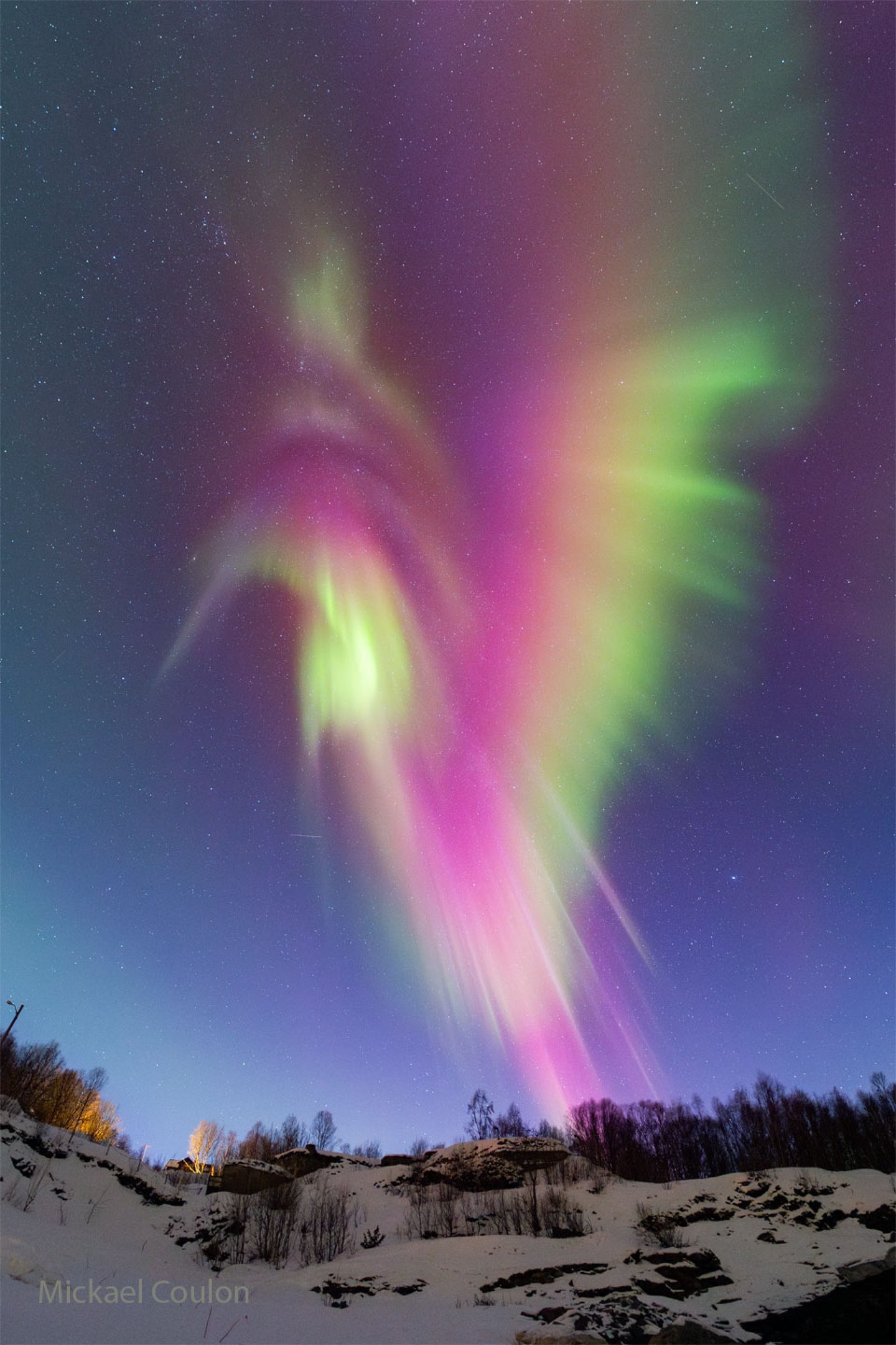 O registro de uma aurora boreal em formato de beija-flor foi escolhido como a imagem do dia O registro de uma aurora boreal em formato de beija-flor foi escolhido como a imagem do dia