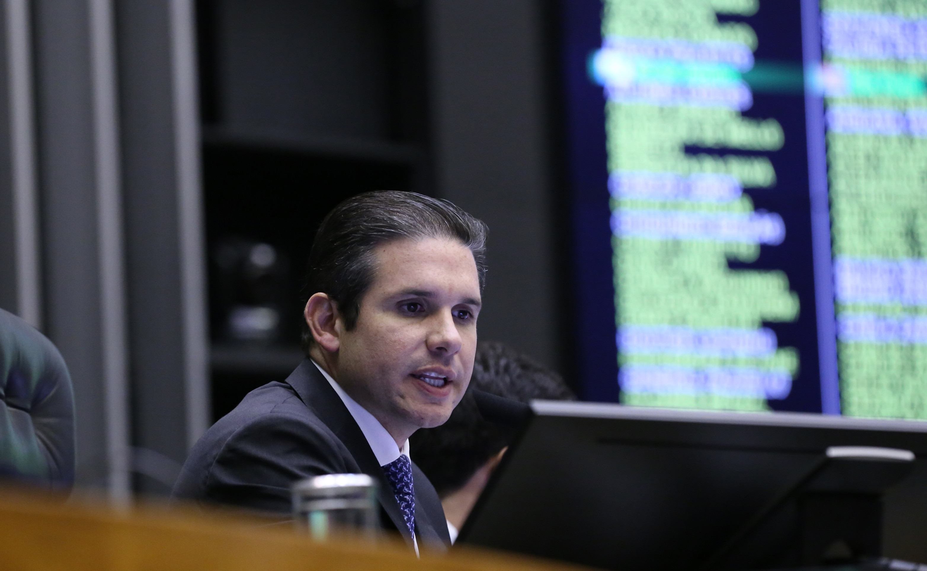 Deputados articulam manobra para manter controle do Orçamento