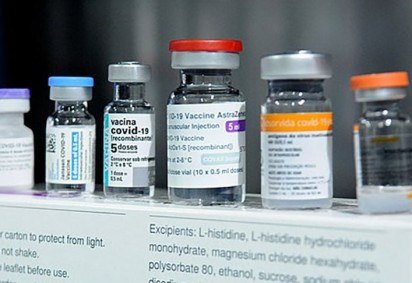 Com o surgimento da vacina contra Covid, mais uma boa quantidade de pessoas ficou na dependência de liberação para doar sangue: 48h para doar após a imunização pela Coronavac e 7 dias para as demais vacinas. Se a pessoa doasse primeiro, poderia se vacinar imediatamente após a doação. -  (crédito: - agência brasília wikimedia commons)