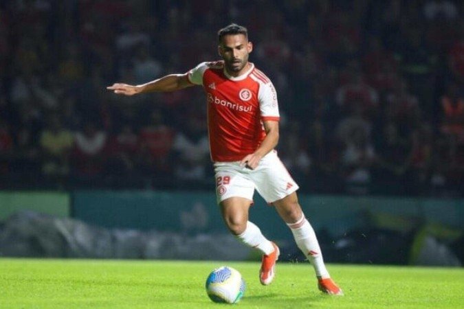 Thiago Maia está perto de reforçar o Santos em 2025 - (crédito: Foto: Ricardo Duarte / Internacional) Thiago Maia está perto de reforçar o Santos em 2025 - (crédito: Foto: Ricardo Duarte / Internacional)