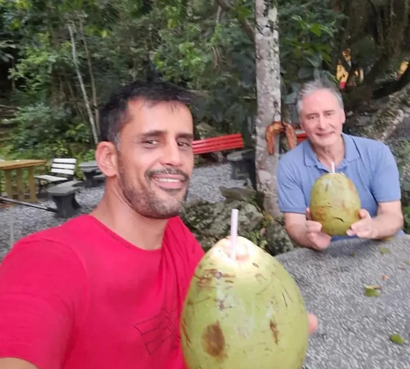 Calé e o pai, ex-prefeito de Cascavel, no Paraná -  (crédito: Reprodução)