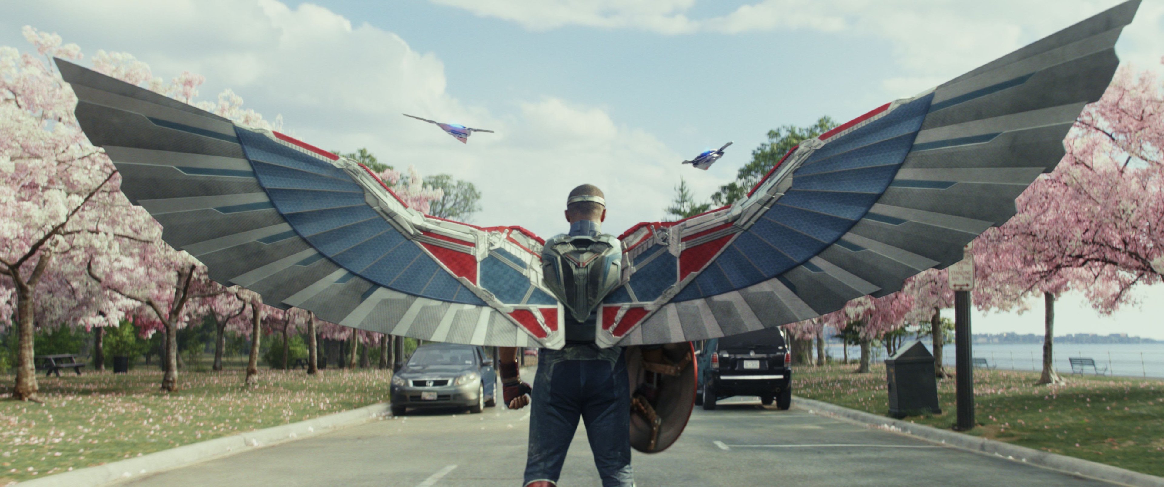 Novo filme do Capitão América chega aos cinemas com reformulação do herói