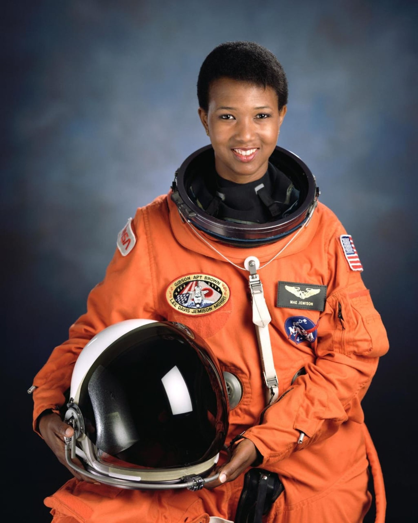 Mae Jemison tornou-se, em 1992, a primeira astronauta negra a ir ao espaço