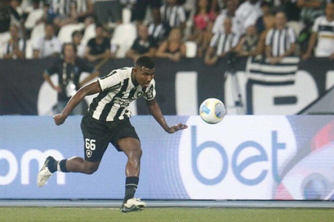 CUIABANO - Foi participativo no ataque e não se omitiu até o final do jogo. NOTA: 6,0 - Foto: Vitor Silva / Botafogo