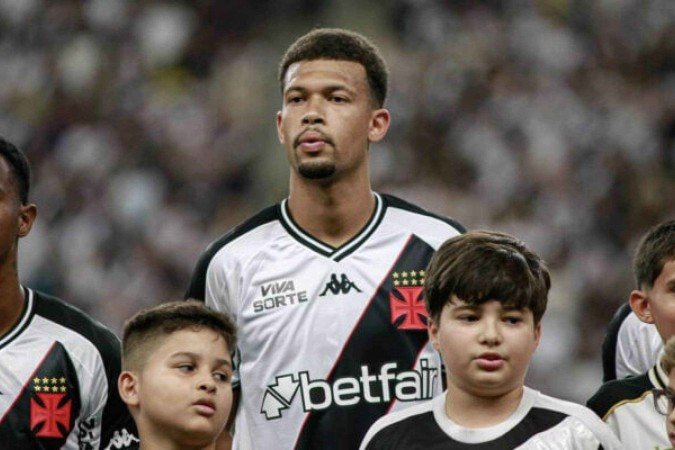 João Victor pode deixar o Vasco em direção ao Cruzeiro ainda nesta janela - (crédito: Foto: Matheus Lima / Vasco) João Victor pode deixar o Vasco em direção ao Cruzeiro ainda nesta janela - (crédito: Foto: Matheus Lima / Vasco)