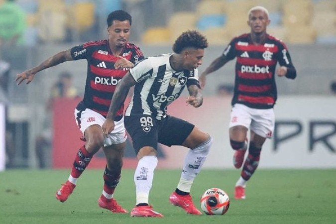 IGOR JESUS - Não se omitiu do jogo. Mesmo com a dificuldade do Botafogo em criar, Igor Jesus buscou jogo e lutou até o fim. Quase fez um gol, mas Varela tirou em cima da linha. NOTA: 6,5 - Foto: Vitor Silva / Botafogo