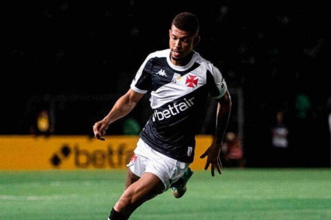 Zagueiro João Victor em ação com a camisa do Vasco -  (crédito: Foto: Leandro Amorim/Vasco)