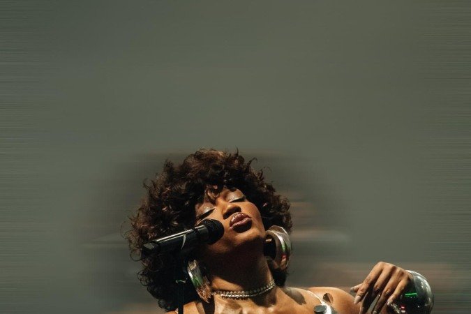No domingo,
Luedji Luna
canta Sade - (crédito: Facebook/Divulgação) No domingo,
Luedji Luna
canta Sade - (crédito: Facebook/Divulgação)