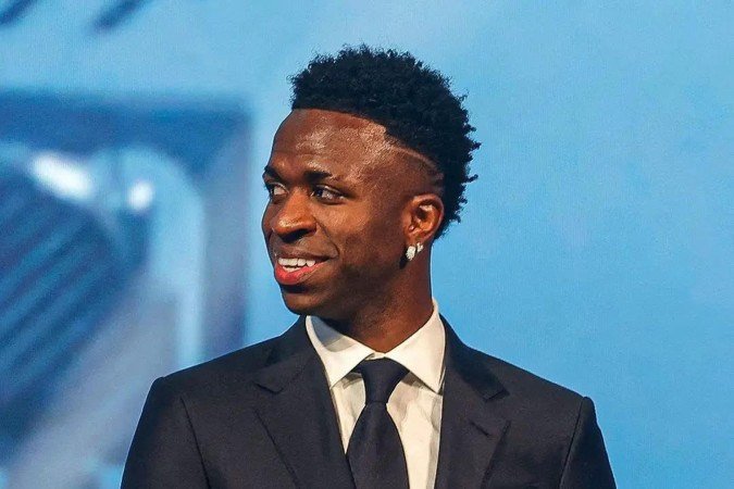 Vini Jr. ganhou o prêmio 
Fifa The Best após ter tido uma temporada excepcional com o 
Real Madrid, time espanhol 