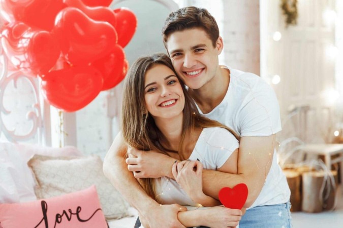 O Valentine's Day é um dos períodos ideias para realizar rituais de amor (Imagem: JJ-stockstudio | Shutterstock)  -  (crédito: EdiCase)