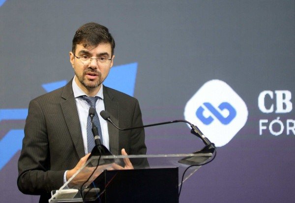  Ed Alves CB/DA Press