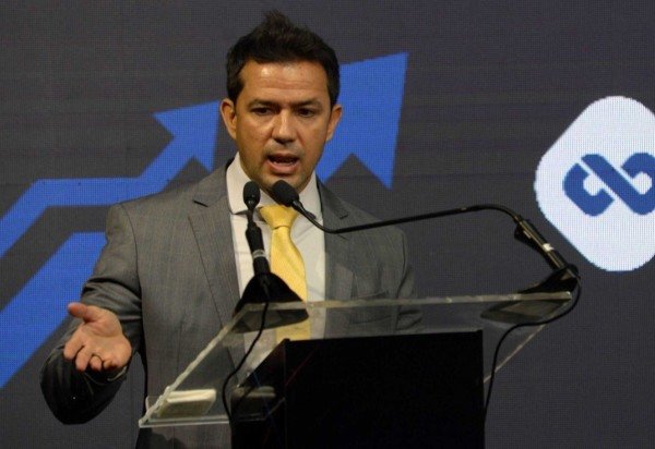 Ed Alves/CB/D.A Press