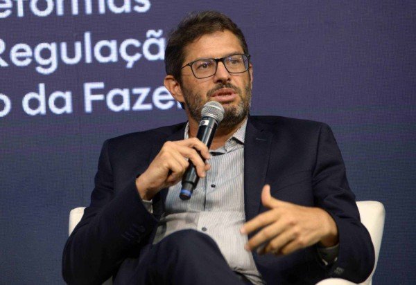 Ed Alves/CB/D.A Press