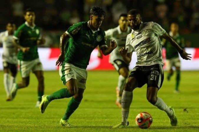 INTER DE LIMEIRA: - Não está em situação desesperadora na tabela, brigando para não cair e estreando treinador (Marcio Fernandes) por acaso. Um time limitado, dependendo de alguns bons lances de Albano e investidas de Rhuam. Muito pouco  NOTA 4,0.  - Foto: Cesar Greco/Palmeiras