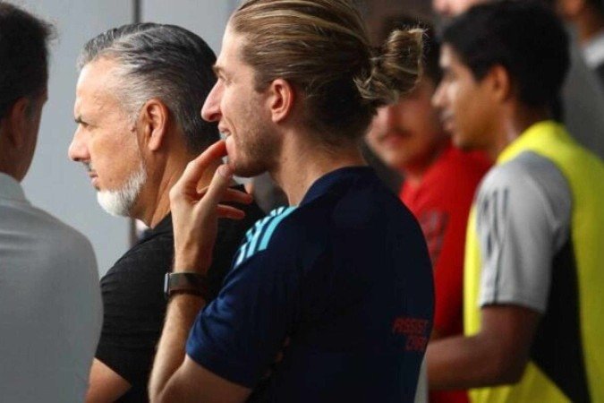 Filipe Luís terá que ajustar a equipe por conta dos desfalques -  (crédito: Foto: Gilvan de Souza/Flamengo)