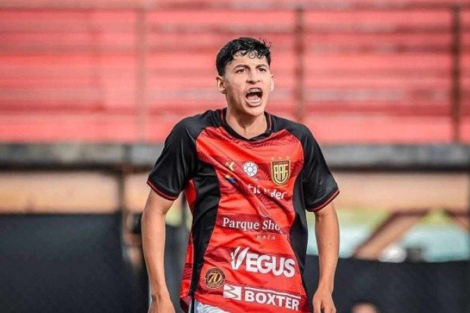 Tiago Lucas já vestindo as cores do Fluminense -  (crédito: Foto: Leonardo Brasil/FFC)