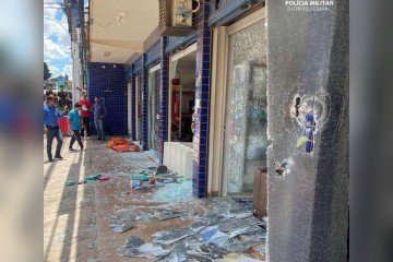 Fachada do estabelecimento foi destruída pelo homem -  (crédito: Foto: Reprodução/PMDF)