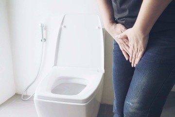 A vontade súbita e intensa de urinar é um dos sintomas de incontinência urinária.
- (crédito: Freepik) A vontade súbita e intensa de urinar é um dos sintomas de incontinência urinária.
- (crédito: Freepik)