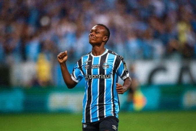 Novo reforço do Botafogo, Nathan Fernandes está no BID e pode estrear - (crédito: Foto: Lucas Uebel / Gremio) Novo reforço do Botafogo, Nathan Fernandes está no BID e pode estrear - (crédito: Foto: Lucas Uebel / Gremio)