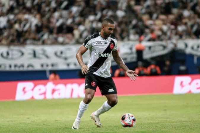 Jair é um dos desfalques do Vasco para enfrentar o Flamengo neste sábado (15) - (crédito: Foto: Matheus Lima/Vasco) Jair é um dos desfalques do Vasco para enfrentar o Flamengo neste sábado (15) - (crédito: Foto: Matheus Lima/Vasco)