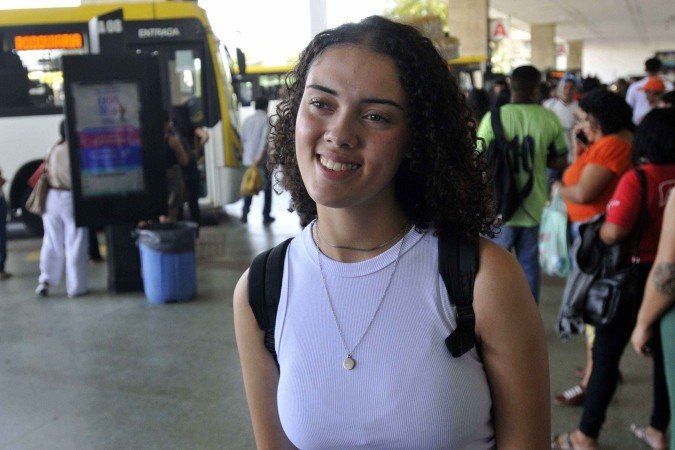 Bianca garante que com a isenção no transporte conhecerá novos lugares
