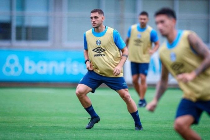 Gustavo Quinteros está inclinado a promover o rodízio de peças no Grêmio mais uma vez - (crédito: Foto: Lucas Uebel / Grêmio FBPA) Gustavo Quinteros está inclinado a promover o rodízio de peças no Grêmio mais uma vez - (crédito: Foto: Lucas Uebel / Grêmio FBPA)