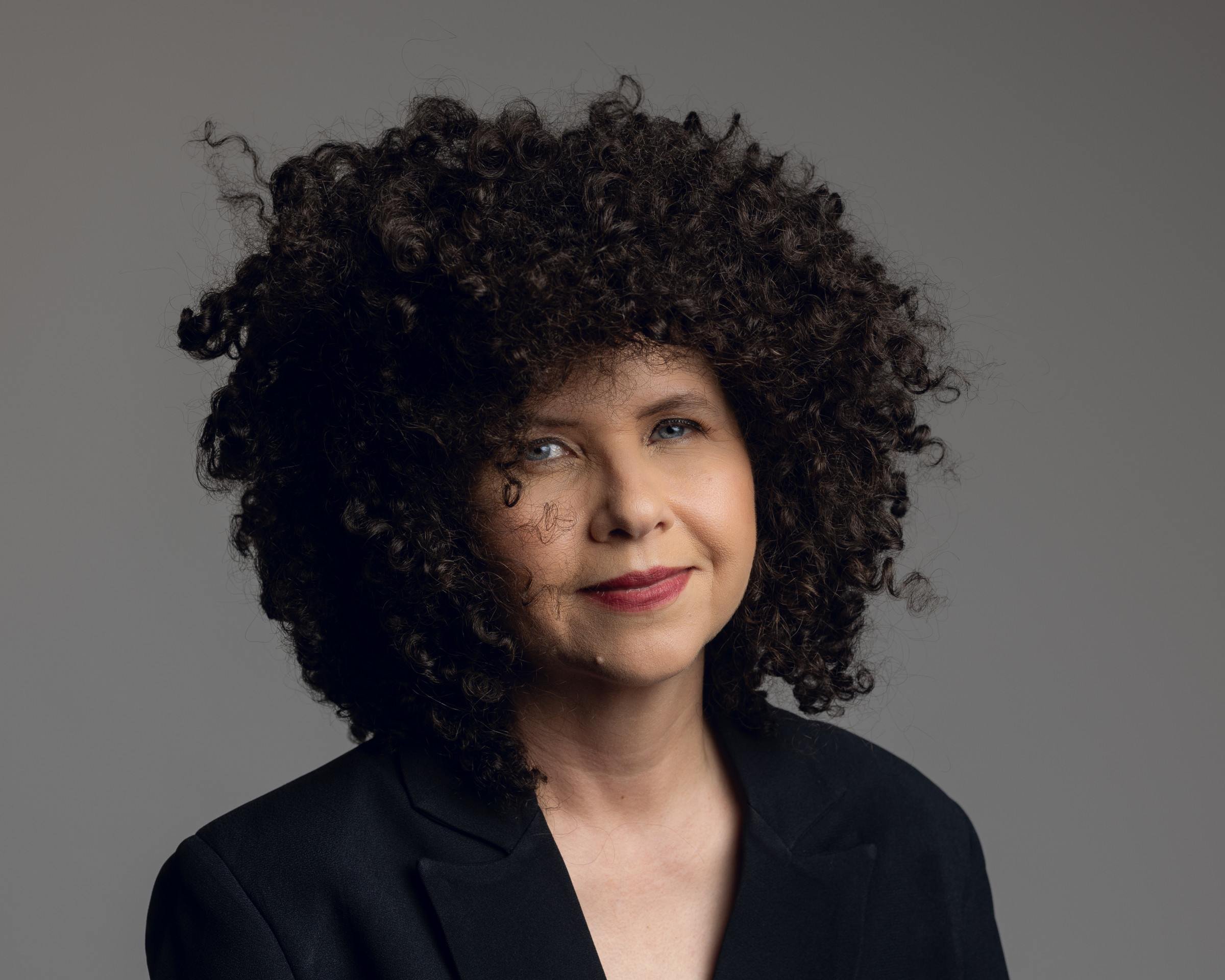 Roberta Campos lança álbum com letras profundas sobre o íntimo da artista Roberta Campos lança álbum com letras profundas sobre o íntimo da artista