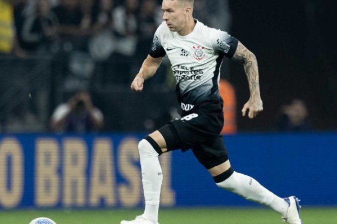 CHARLES - Deixou alguns buracos na marcação e não estava bem posicionado no lance em que Jajá fez o gol da Lusa. NOTA: 6,0  - Foto: Rodrigo Coca/Agência Corinthians