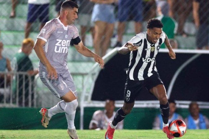 RWAN CRUZ - Estreante do dia, pediu jogo e arriscou algumas finalizaÃ§Ãµes. NOTA: 6,0 - Foto: Vitor Silva/Botafogo