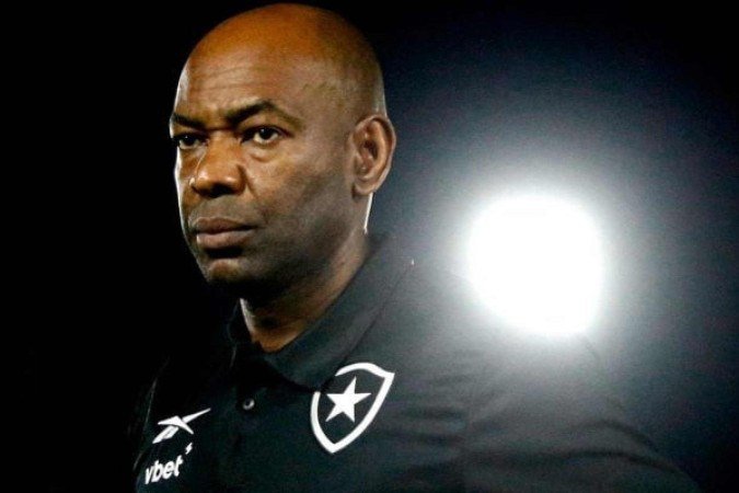 Caçapa comandou o Botafogo em 2023 e retorna agora - (crédito: Vitor Silva/BFR) Caçapa comandou o Botafogo em 2023 e retorna agora - (crédito: Vitor Silva/BFR)