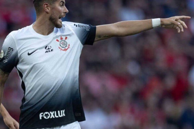 PEDRO RAUL - Substituiu o volante Ryan no intervalo e teve um grande mÃ©rito. Sua entrada fez Talles Magno jogar mais pelas pontas, o que fez o TimÃ£o crescer. PorÃ©m, sua atuaÃ§Ã£o foi ruim, principalmente por ter perdido as chances que teve. Uma delas, no fim, foi de lascar: na cara do gol, atrasou a bola para o goleiro. Seria o tento da vitÃ³ria para o TimÃ£o. NOTA: 4,5. Foto:  Rodrigo Coca/AgÃªncia Corinthians