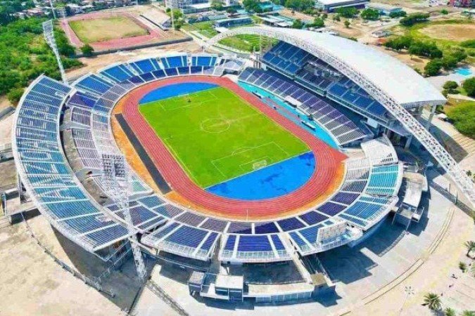 Estádio José Antonio Anzoátegui, em Puerto La Cruz, na Venezuela -  (crédito: Créditos: Reprodução/Instagram/@laligafutve2 e @anzoategui_fc)