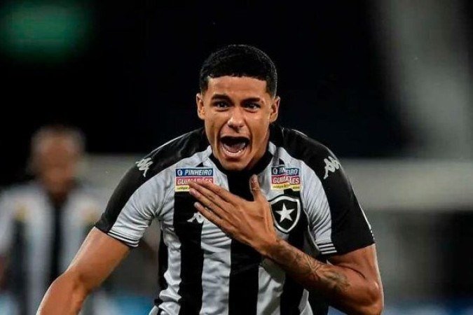 VITINHO LOPES - Entrou depois dos 30 minutos no lugar de Kauê e fez o básico. NOTA: 5,5 - Foto: Vitor Silva/Botafogo