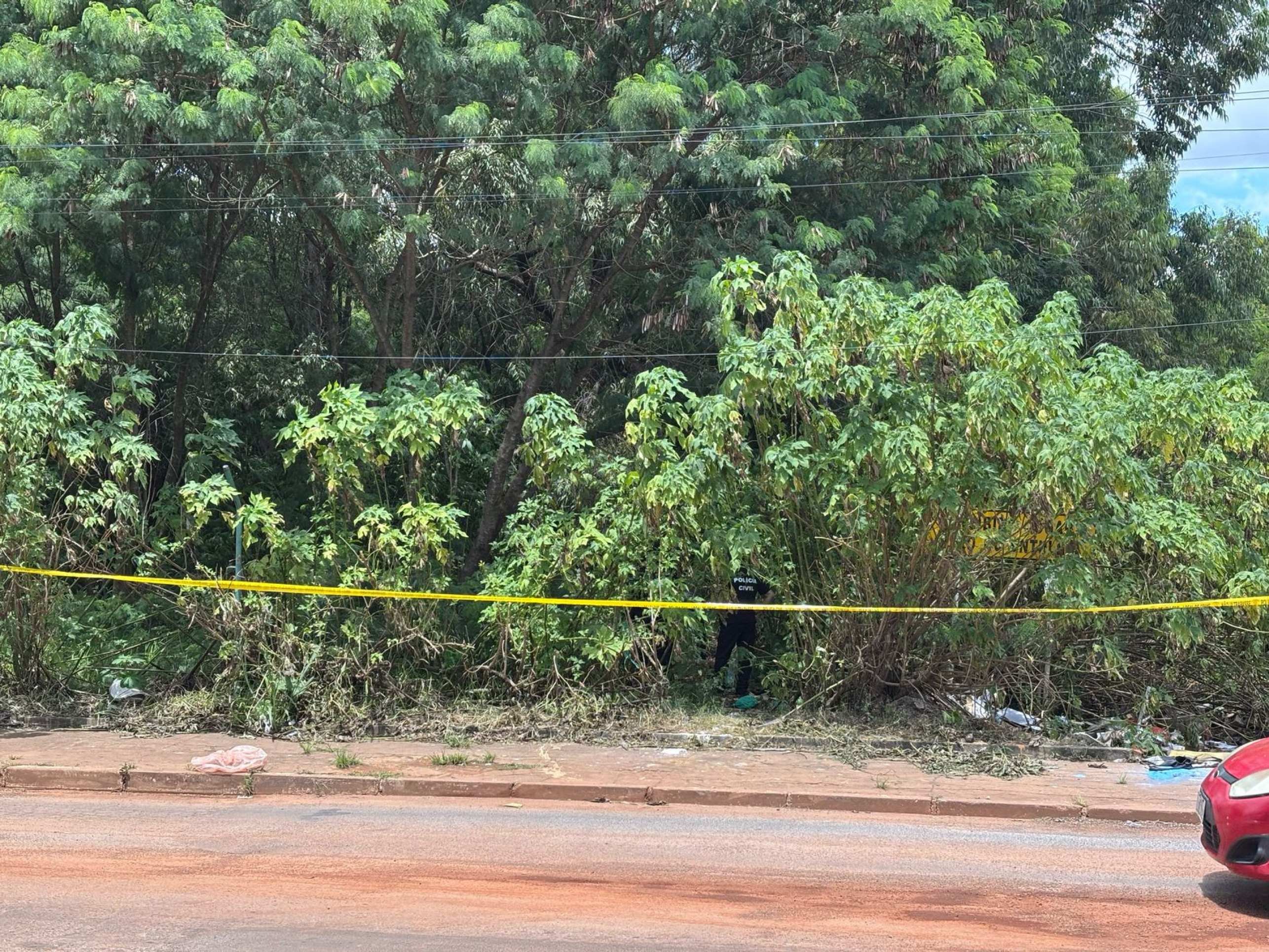 Local onde o corpo de Giovana, de 46 anos, foi encontrado na manhã deste sábado (15/2)