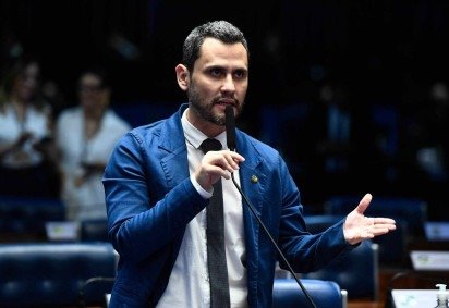 Parlamentar criticou o ministro Alexandre de Moraes e o STF após a Corte solicitar um parecer da Procuradoria-Geral da República sobre um possível pedido de prisão do ex-presidente -  (crédito: Roque de Sá/Agência Senado)