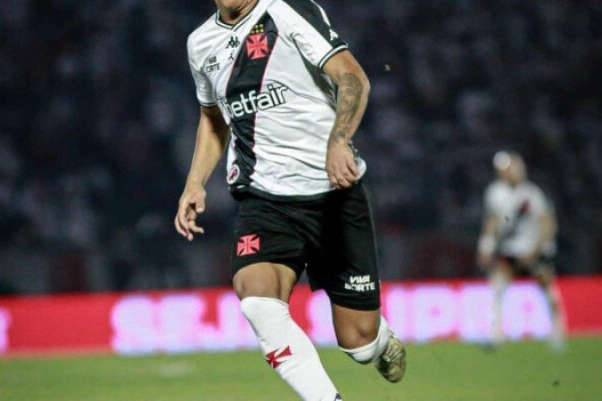 MATEUS CARVALHO - Nervoso além do habitual, foi batido com facilidade na primeira etapa. Melhorou ua qualidade da marcação no segundo tempo, embora tenha sido ausente na transição. NOTA 4,0 - Foto:  Matheus Lima/Vasco