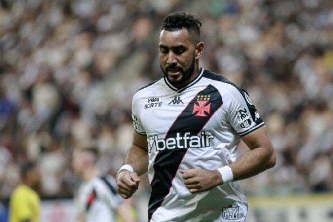 PAYET - Entrou aos 38 minutos do segundo tempo e mais uma vez quase não contribuiu para mudar o cenário desfavorável para o Vasco. Segue ladeira abaixo. NOTA 4,5 - Foto: Matheus Lima / Vasco